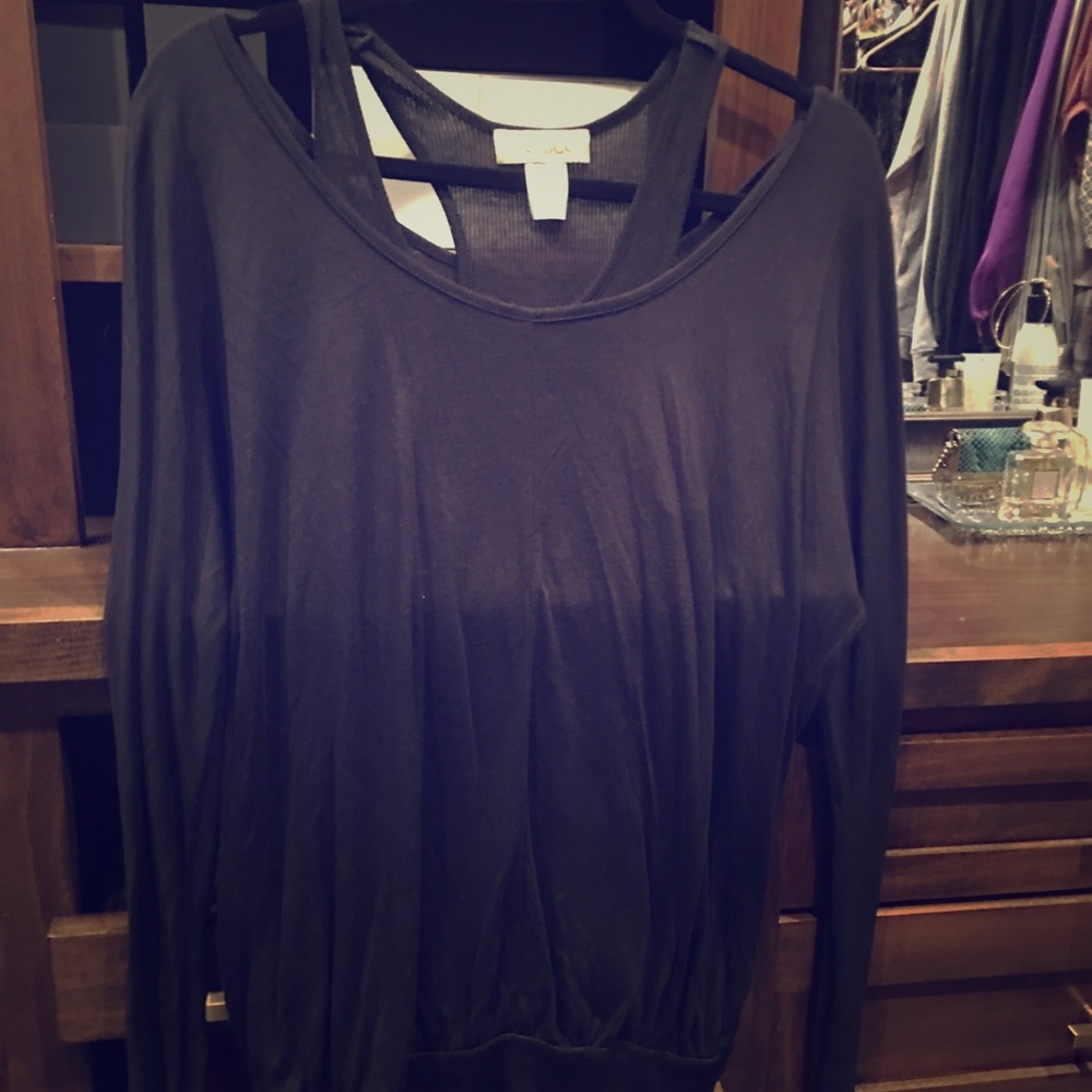 Off the shoulder shirt with Undershirt built in